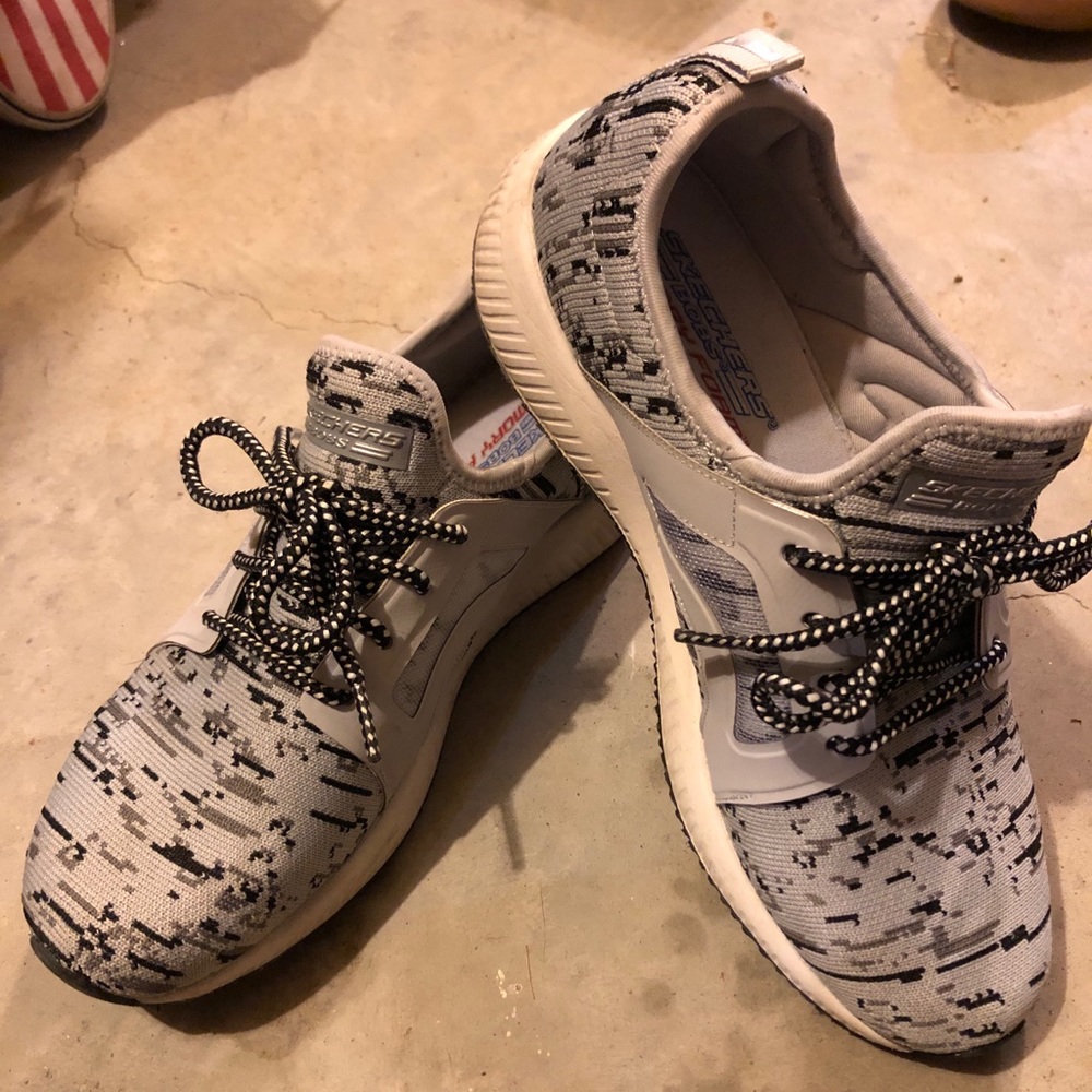 Sneaker shoes
